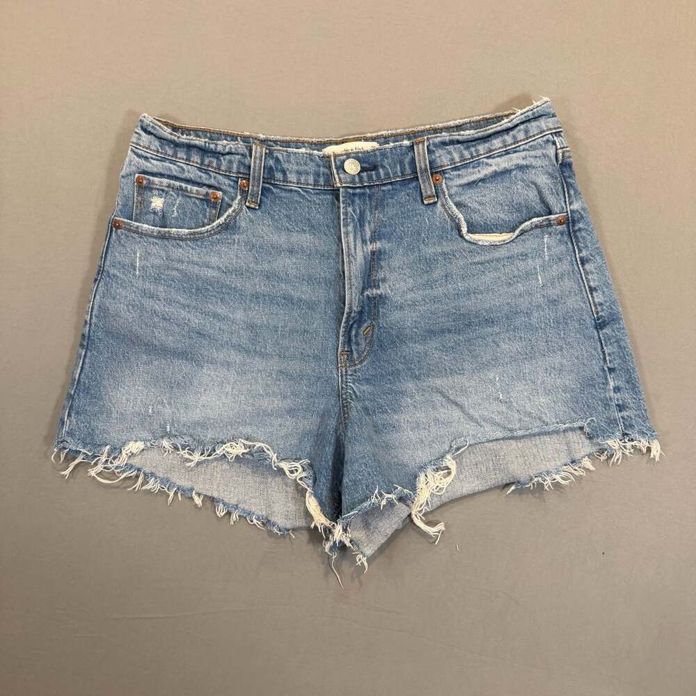 Abercrombie & Fitch The 90s Relaxed Cutoff Short Size 32 14 High Rise Denim